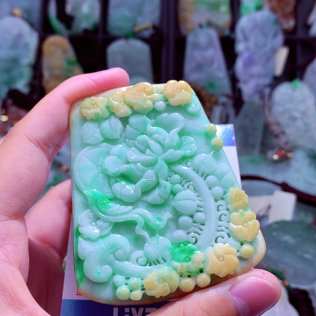 颈饰未镶嵌翡翠天然