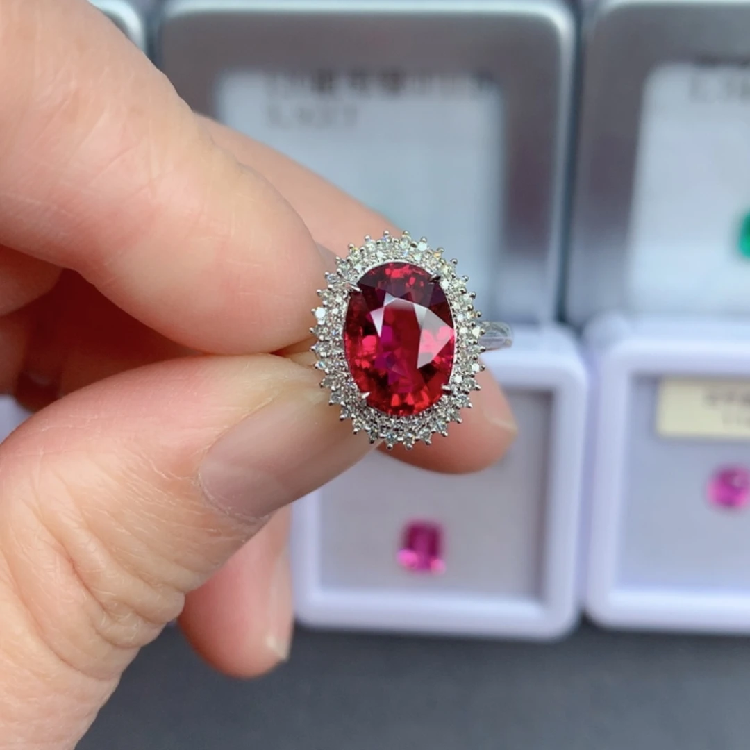 18K金镶嵌戒指红色碧玺