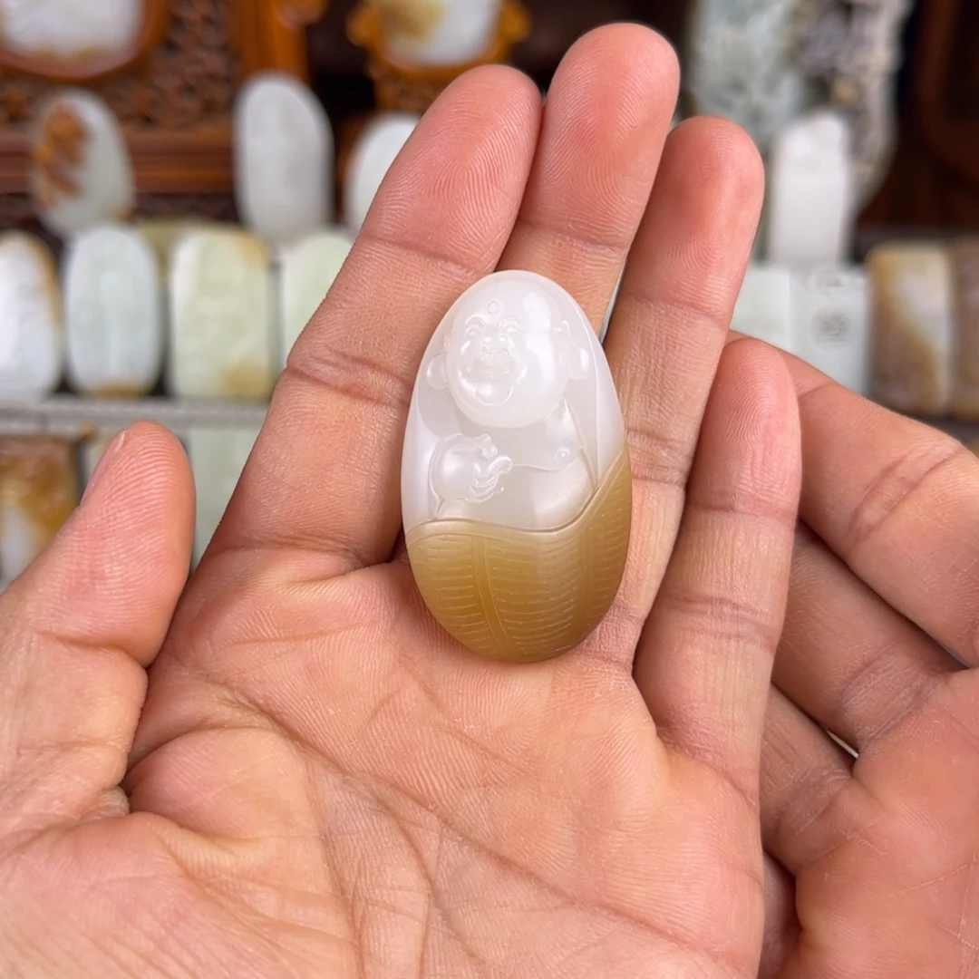 和田玉（糖玉）未镶嵌颈饰