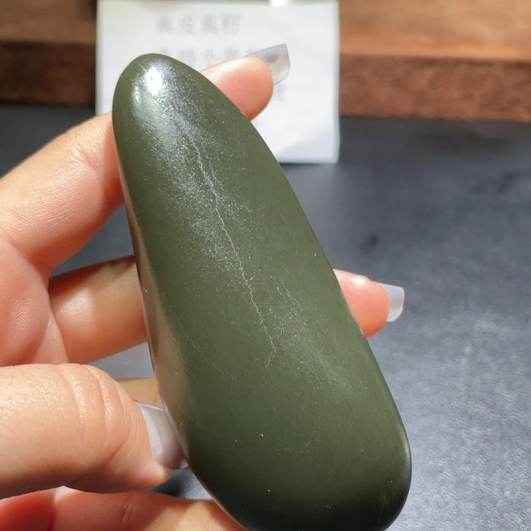 和田玉未镶嵌把件