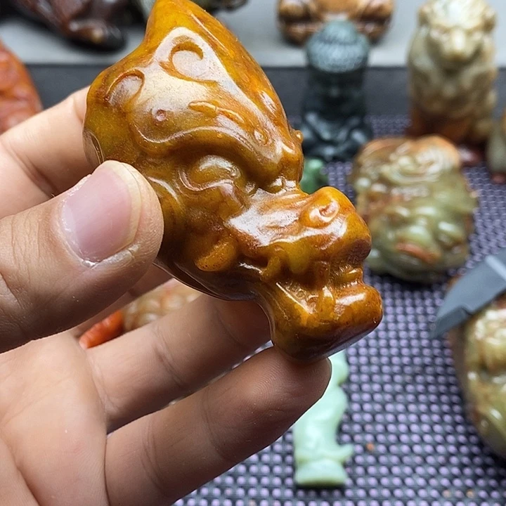 蛇纹石玉未镶嵌颈饰