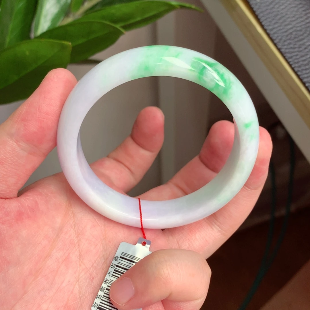 翡翠手镯未镶嵌纯天然