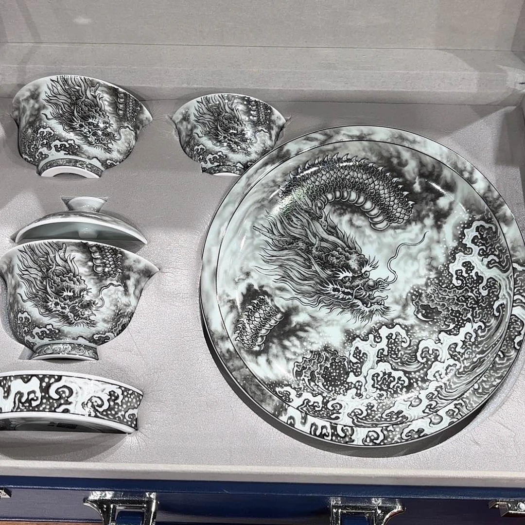 瓷片景德镇瓷器精品陈列