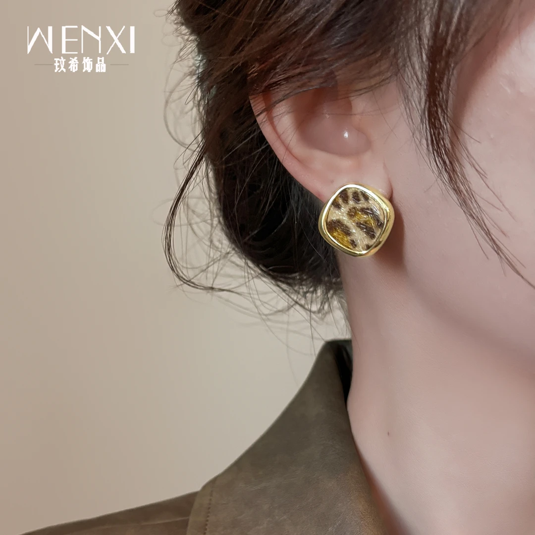 铜合金耳饰 豹纹仿马毛耳环2025新款爆款高级感秋冬耳钉