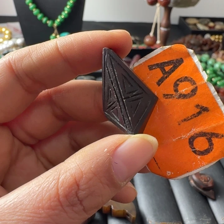 岁***又玛瑙/玉髓未镶嵌颈饰