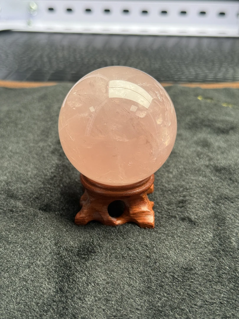 天然马达加斯加粉水晶球果冻微透体带星光聚宝盆摆件2102