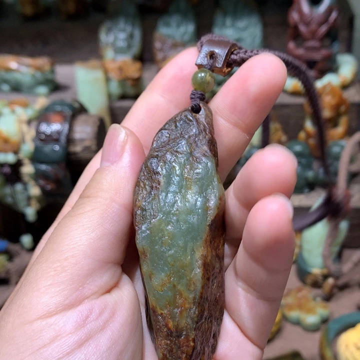 未镶嵌岫岩河磨玉（透闪石质玉）挂件F****b