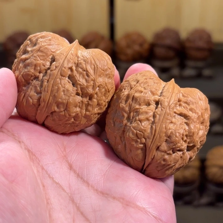 文玩核桃吊坠金锭子