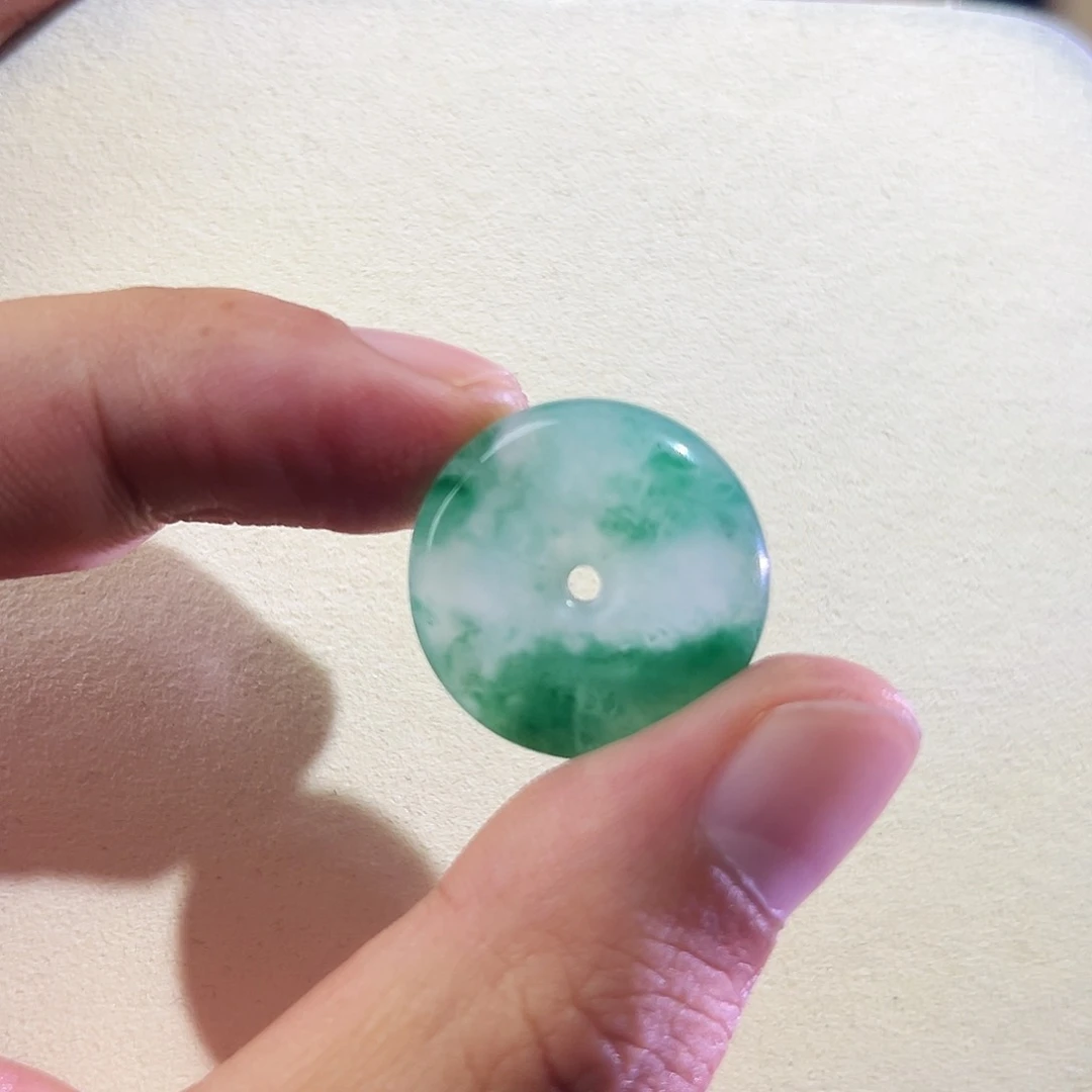 石英质玉未镶嵌颈饰