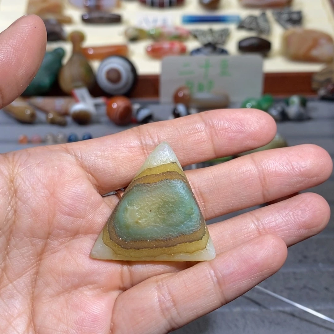 丫***丫玛瑙/玉髓合金颈饰