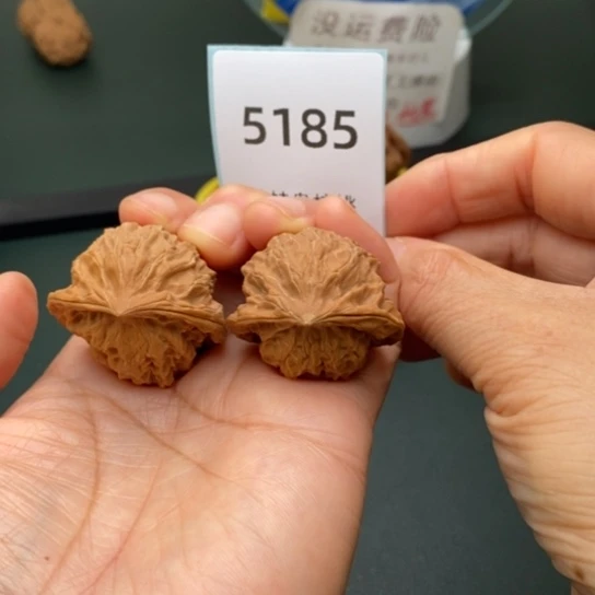 把件文玩核桃蛇头瑕疵5185