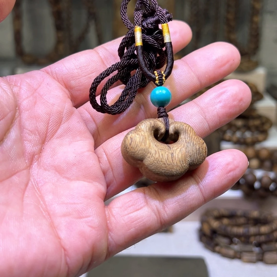 沉香沉香碎屑奇楠沉香吊件发一个