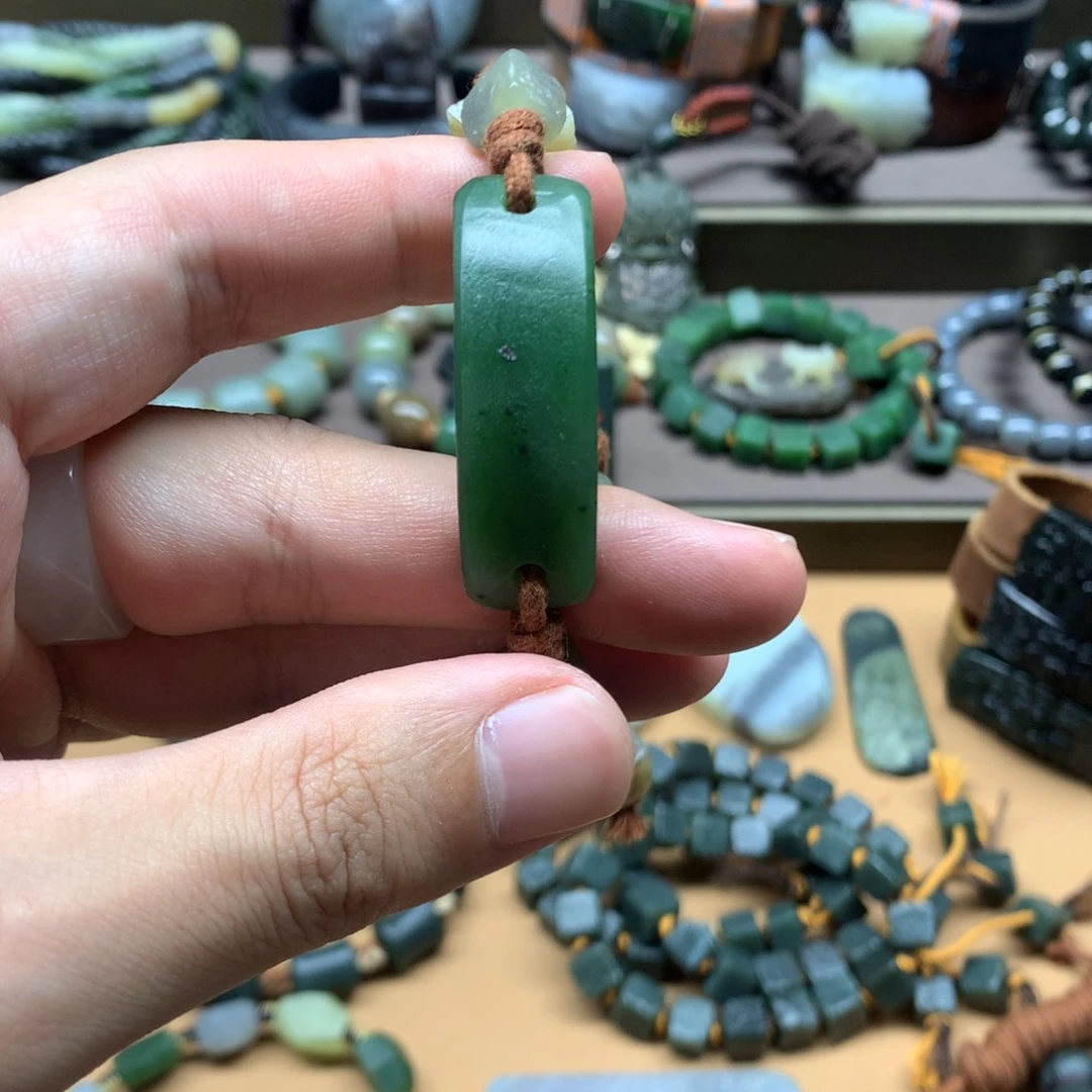 和田玉（糖玉）未镶嵌挂件