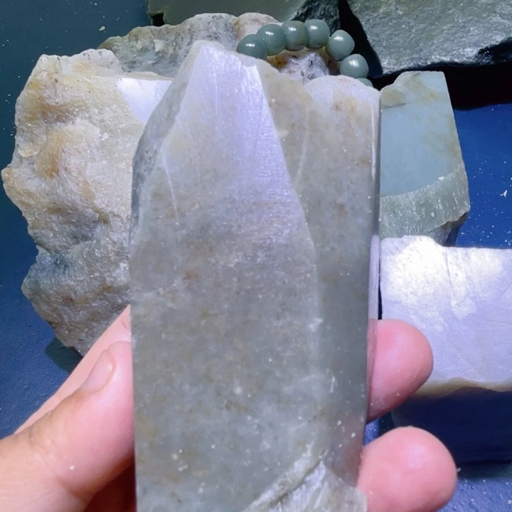 和田玉未镶嵌珠宝半成品