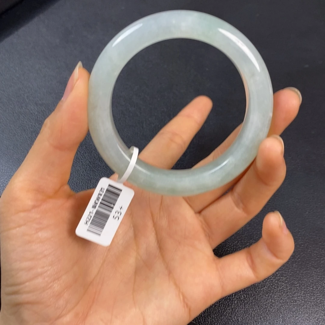 翡翠手镯未镶嵌翡翠手镯