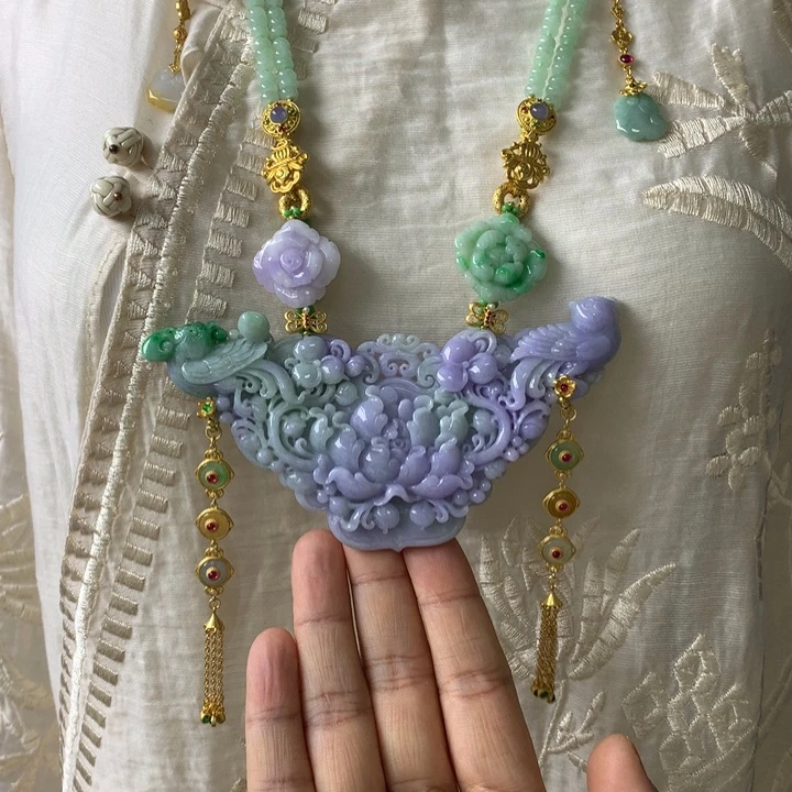 翡翠吊坠(赠链)未镶嵌