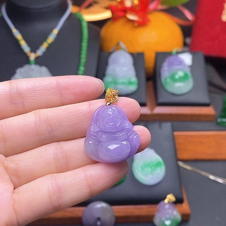 翡翠颈饰未镶嵌佛