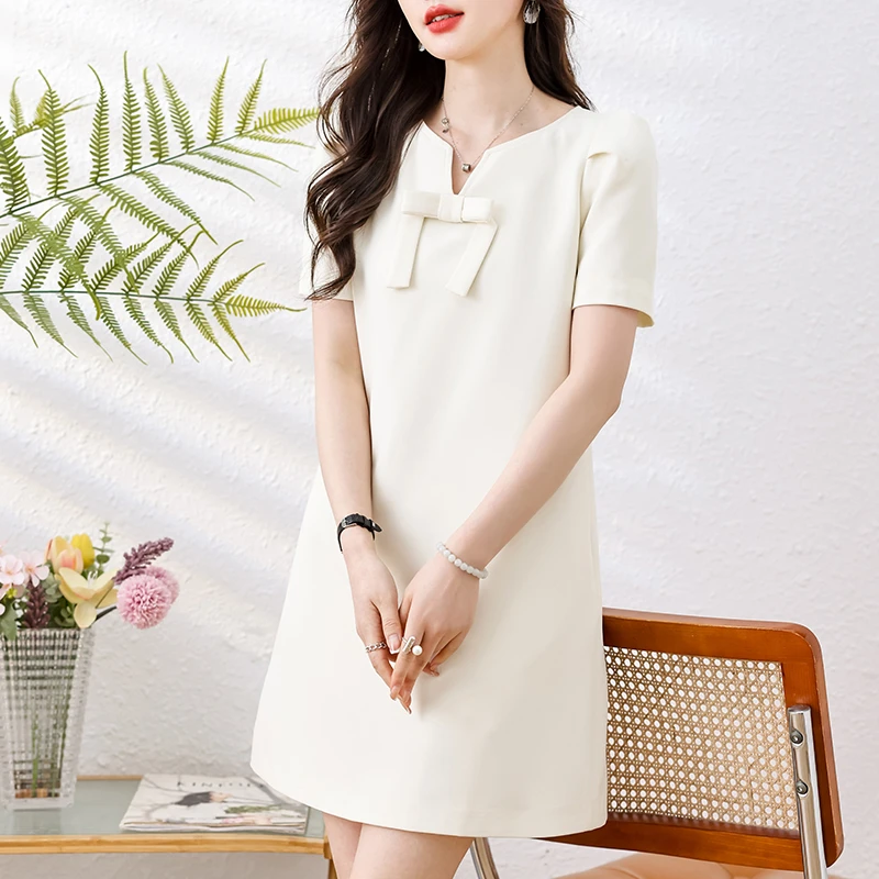 法式高级感轻奢v领蝴蝶结连衣裙气质甜美休闲显瘦直筒纯色小裙子