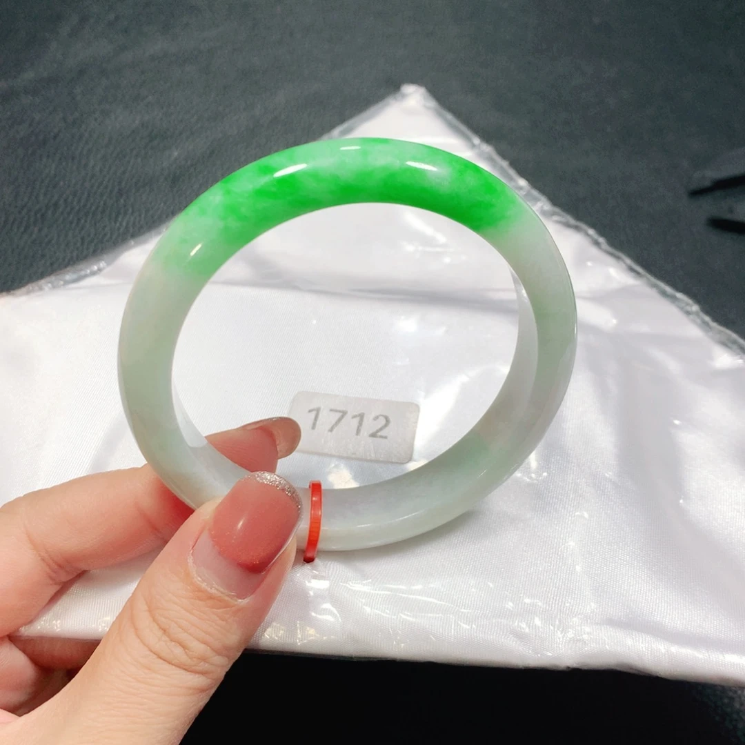 翡翠未镶嵌手镯半山水03