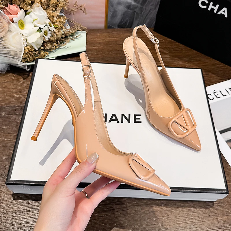 新款裸色漆皮高跟鞋女细跟尖头V扣性感御姐单鞋韩版气质后空凉鞋