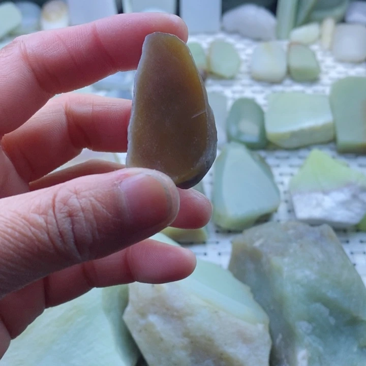 和田玉未镶嵌且末糖