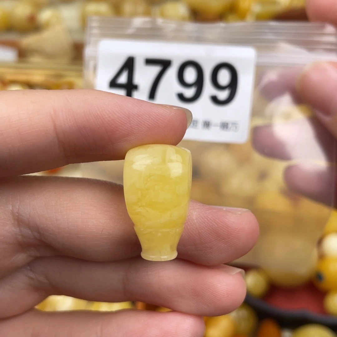 未镶嵌琥珀珠宝奇石粉12.2