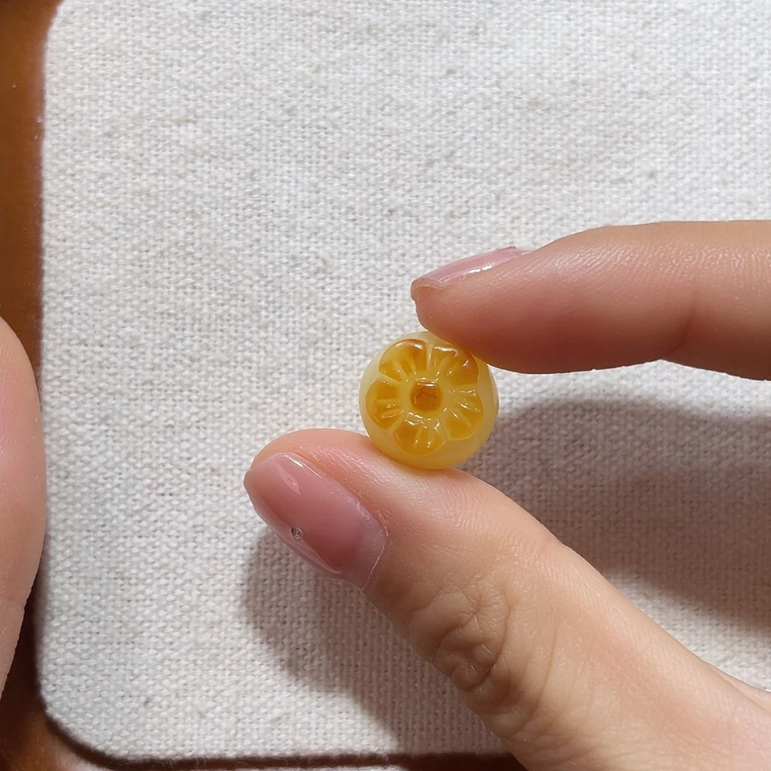 琥珀未镶嵌裸石柿子