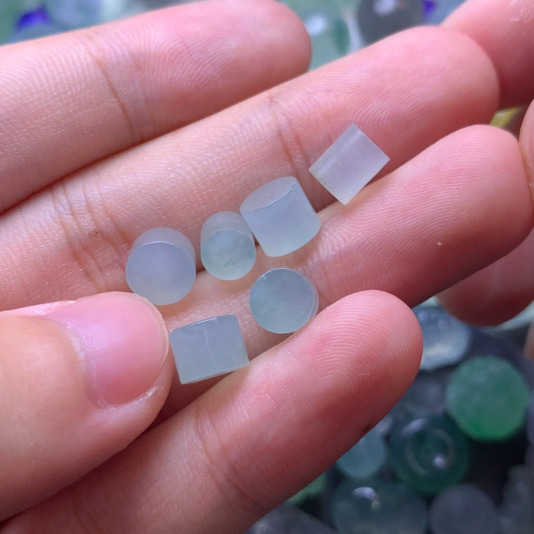 定制翡翠未镶嵌挂件