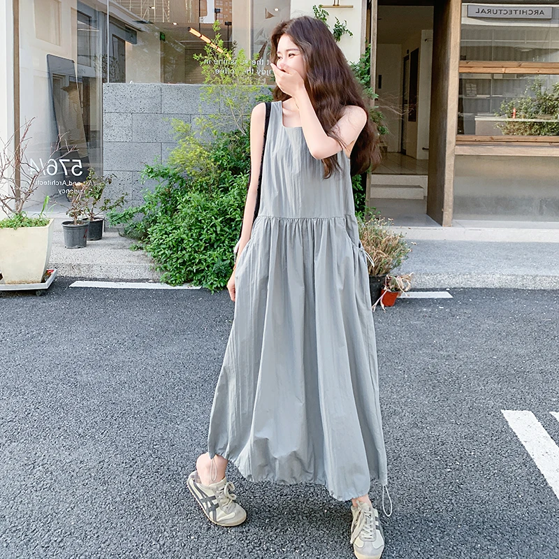灰色韩版无袖背心连衣裙女2025夏季新款小众设计抽绳花苞显瘦长裙