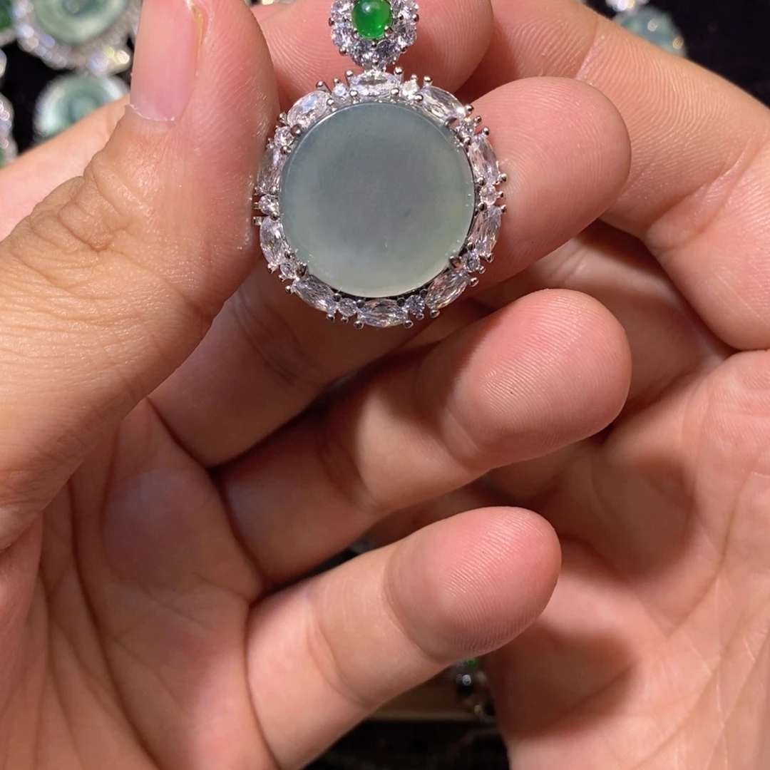 翡翠未镶嵌颈饰天然