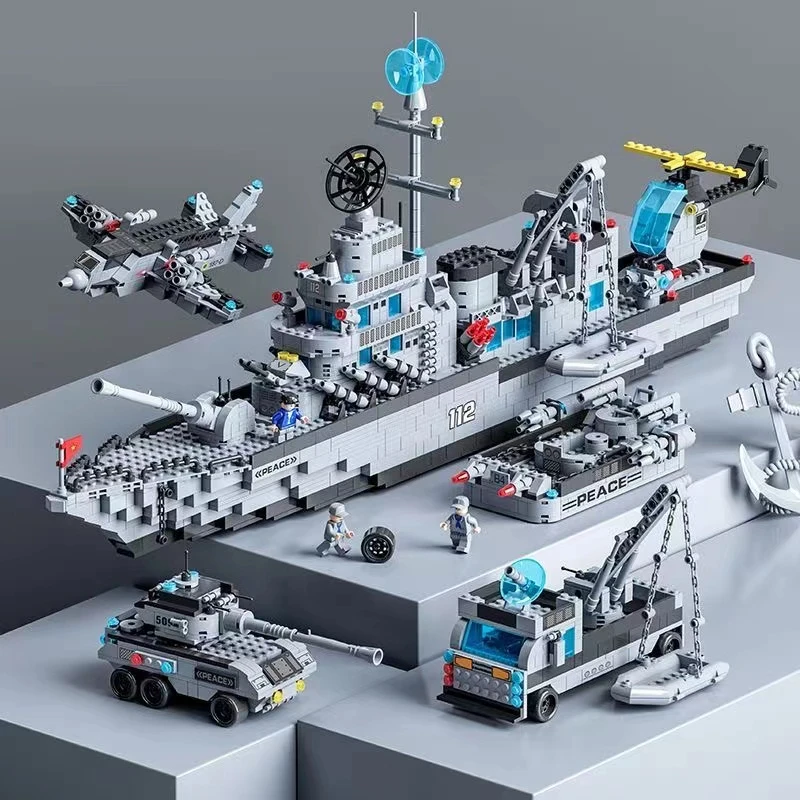 大型军事航母积木拼装玩具男孩女孩益智生日礼物