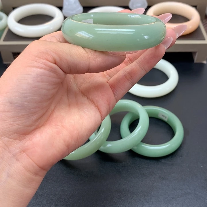 石英质玉手镯未镶嵌?****某55