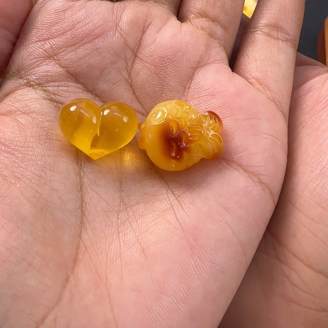 琥珀颈饰未镶嵌琥珀