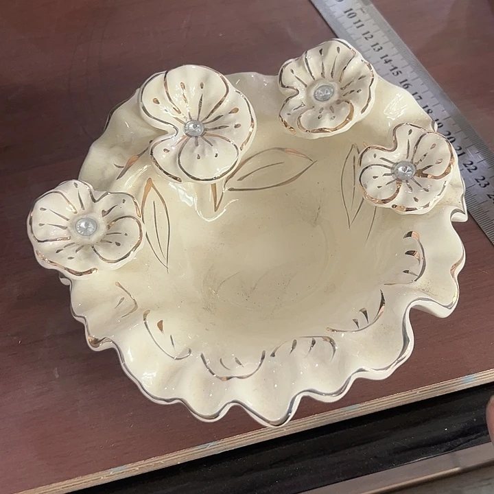 瓷片瑕。。。。。。。。。。。。。