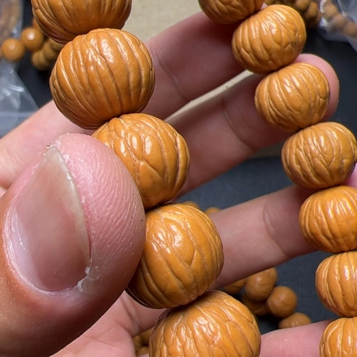 猴头核桃手串看看咯