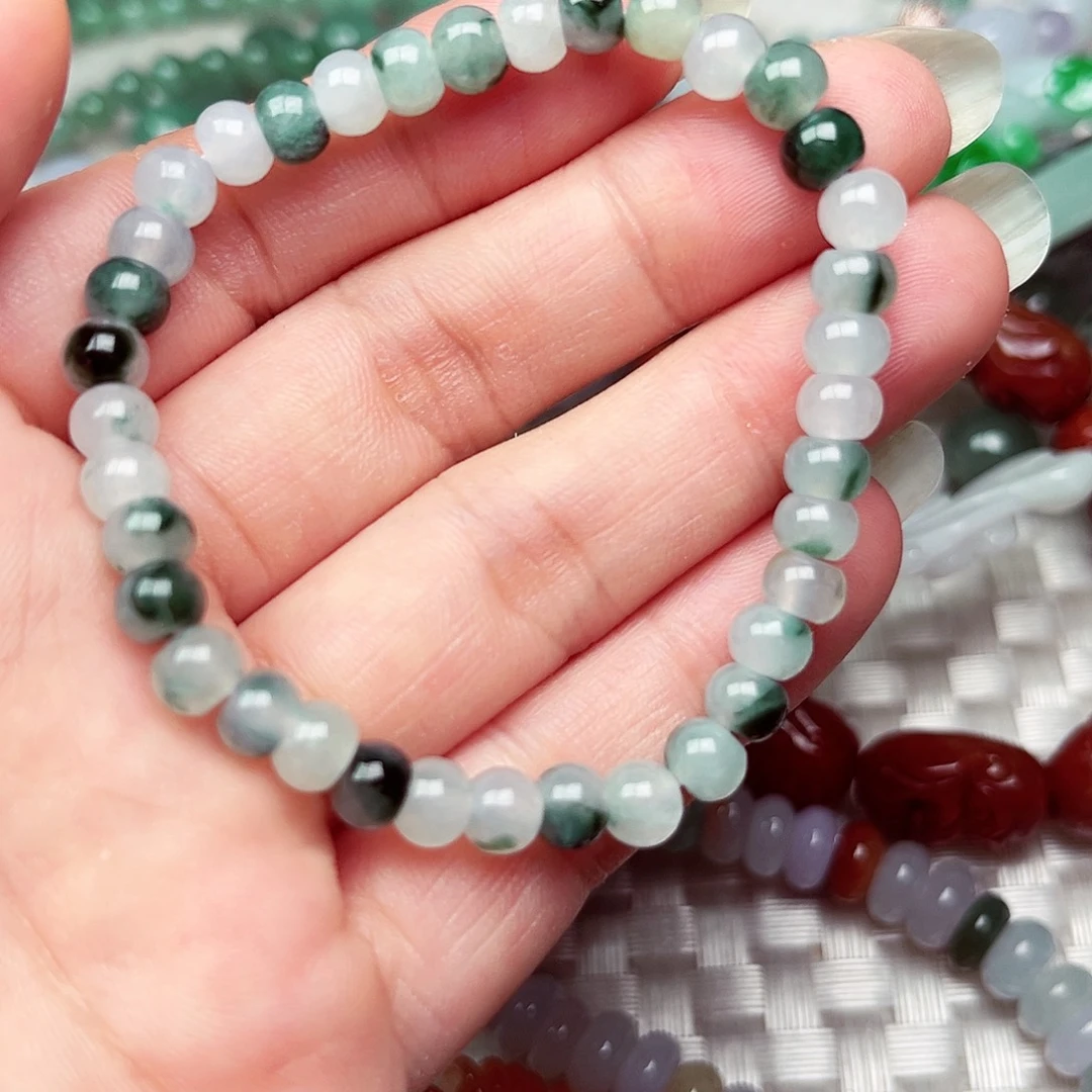 翡翠挂件未镶嵌翡翠