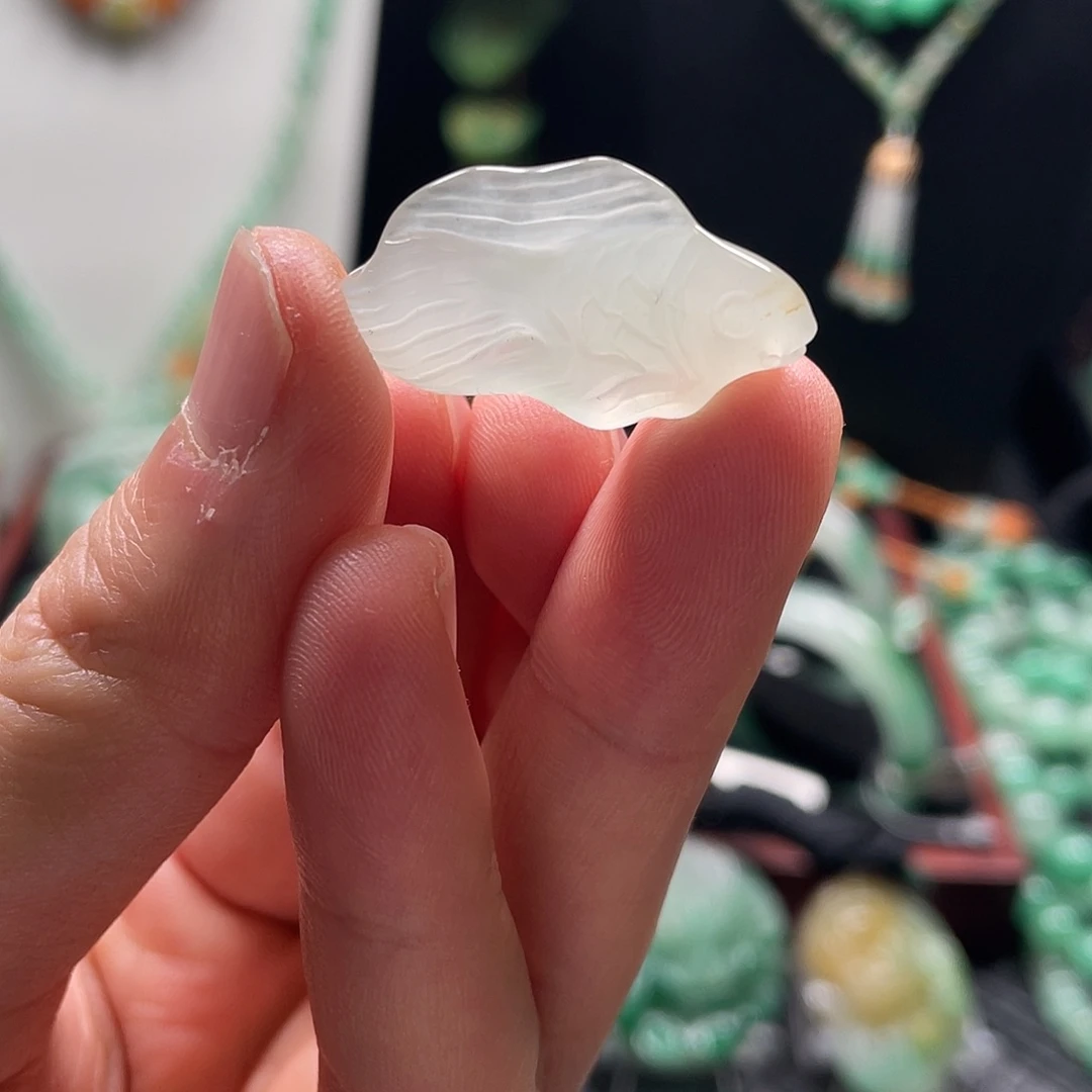 石英质玉未镶嵌吊坠