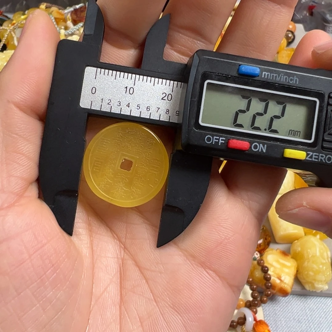 蜜蜡未镶嵌裸石微瑕