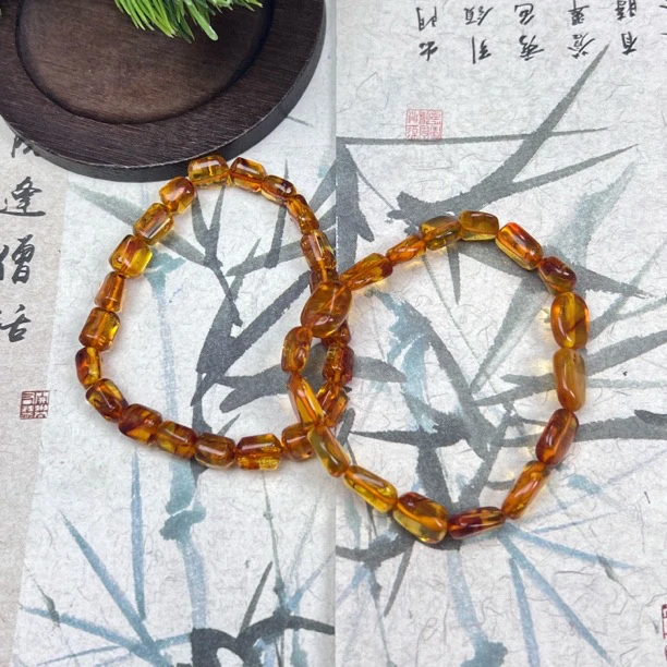 XR359琥珀随形花珀手串多样性发其一