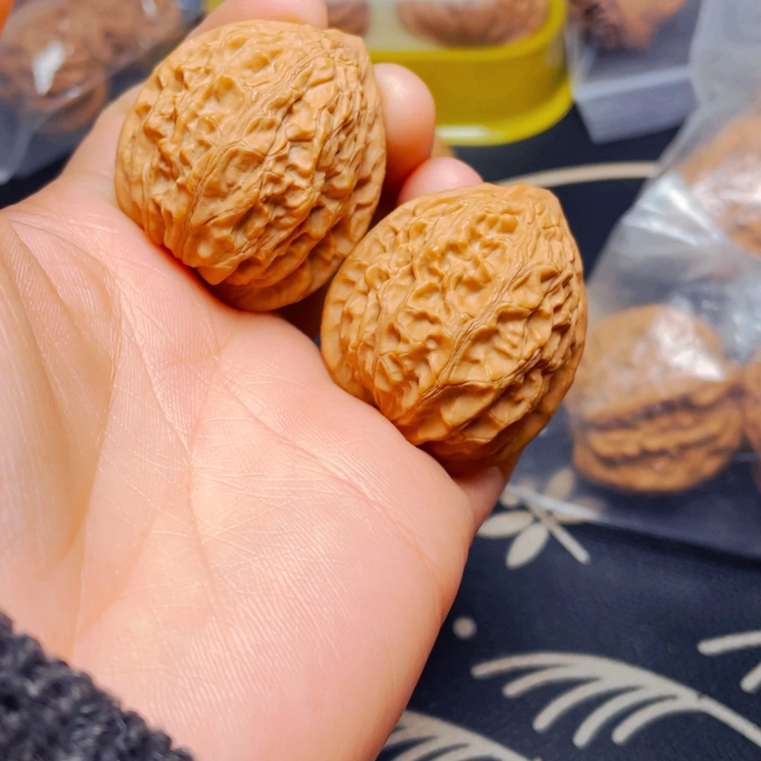 吊坠文玩核桃金牛一对