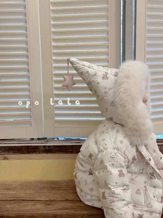 2024opolala家正版新款秋冬女宝羽绒服卡满印外套