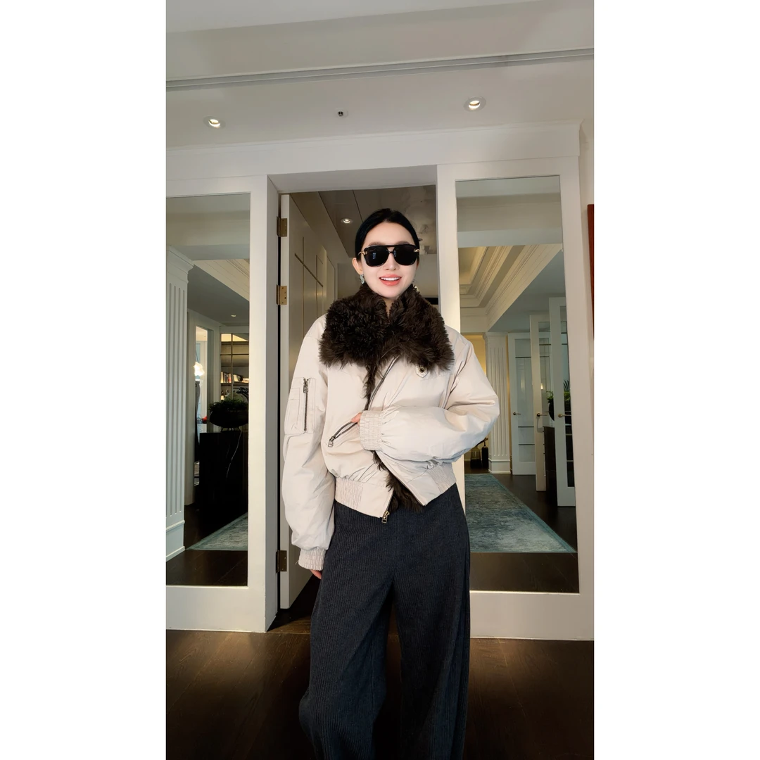 杨圣坤2025冬季新品90鹅绒皮毛一体毛领保暖加厚羽绒服TR2510214