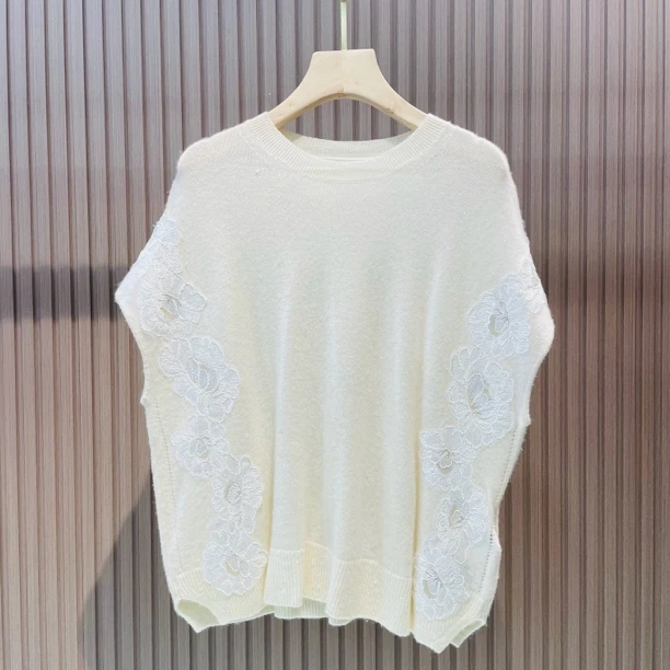 2082绣花羊绒羊毛毛衣上衣