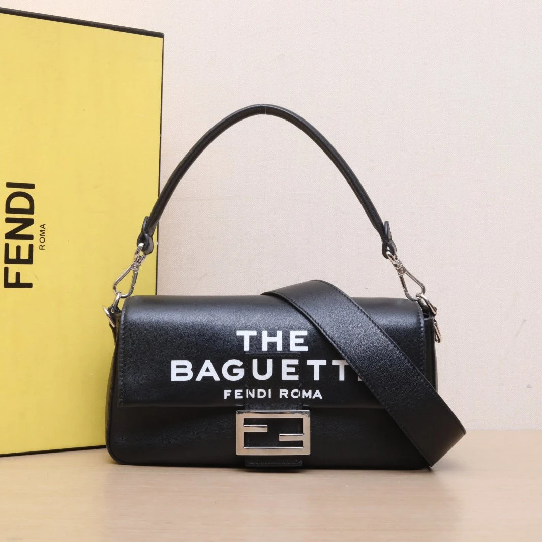 99新 FENDI/芬迪 小花柳 fendi x MJ 联名 Baguette 字母法棍包