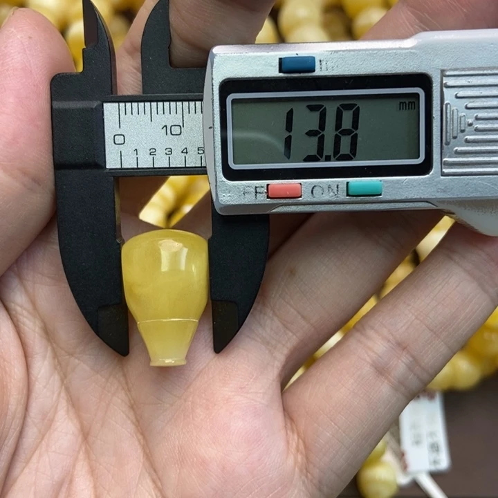 未镶嵌琥珀珠宝奇石1