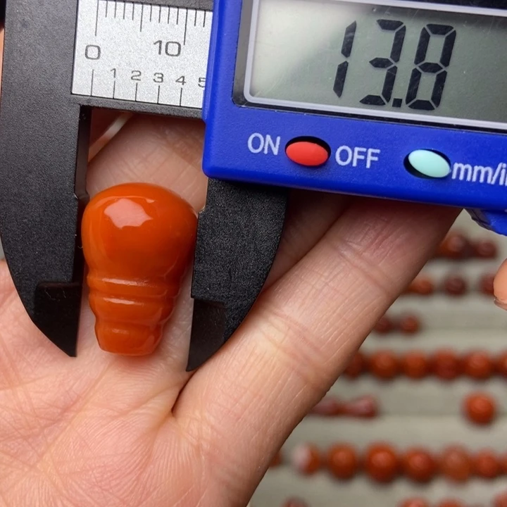 南红玛瑙配饰未镶嵌雨***玉有瑕疵