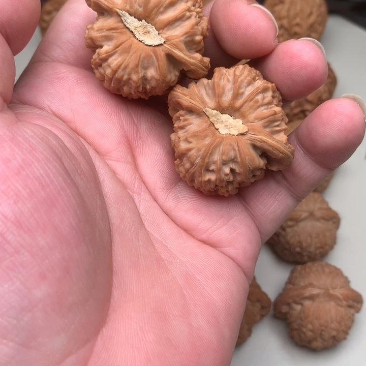 吊坠文玩核桃三角白42