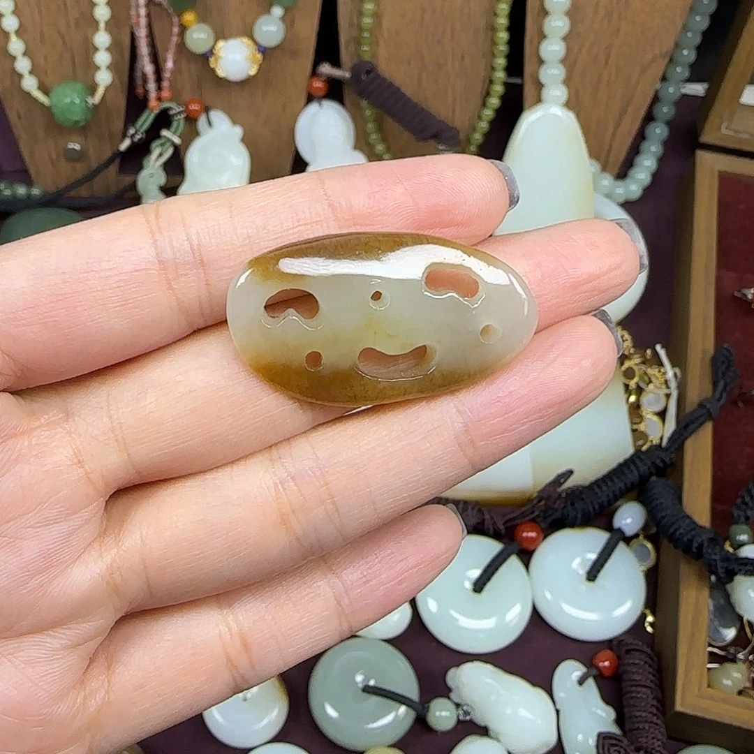 和田玉未镶嵌颈饰