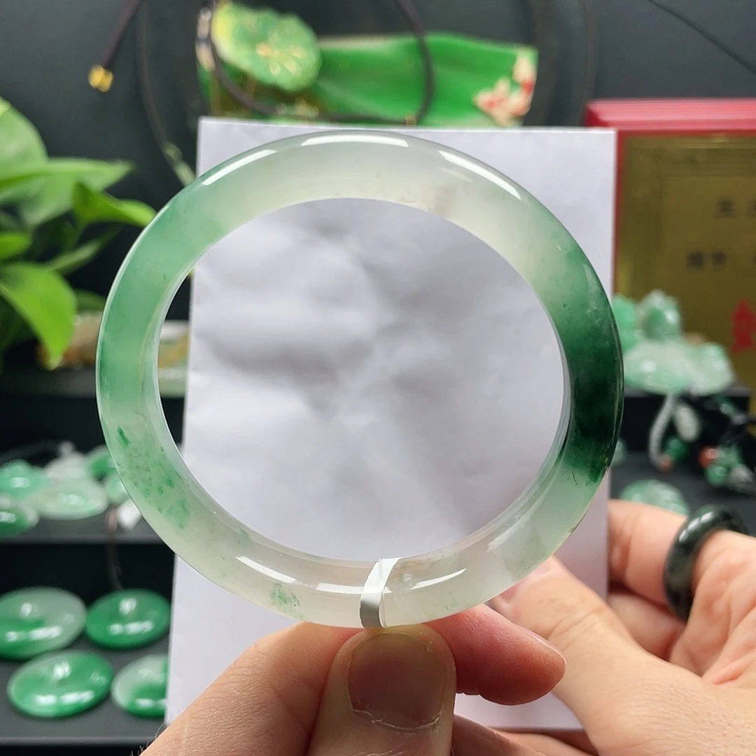 石英质玉手镯未镶嵌三****梦