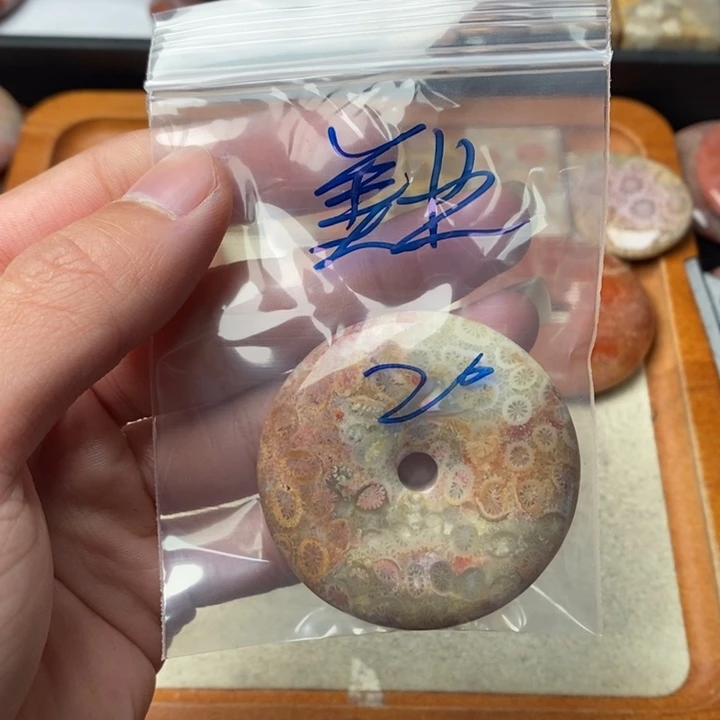 硅化玉颈饰未镶嵌美****何